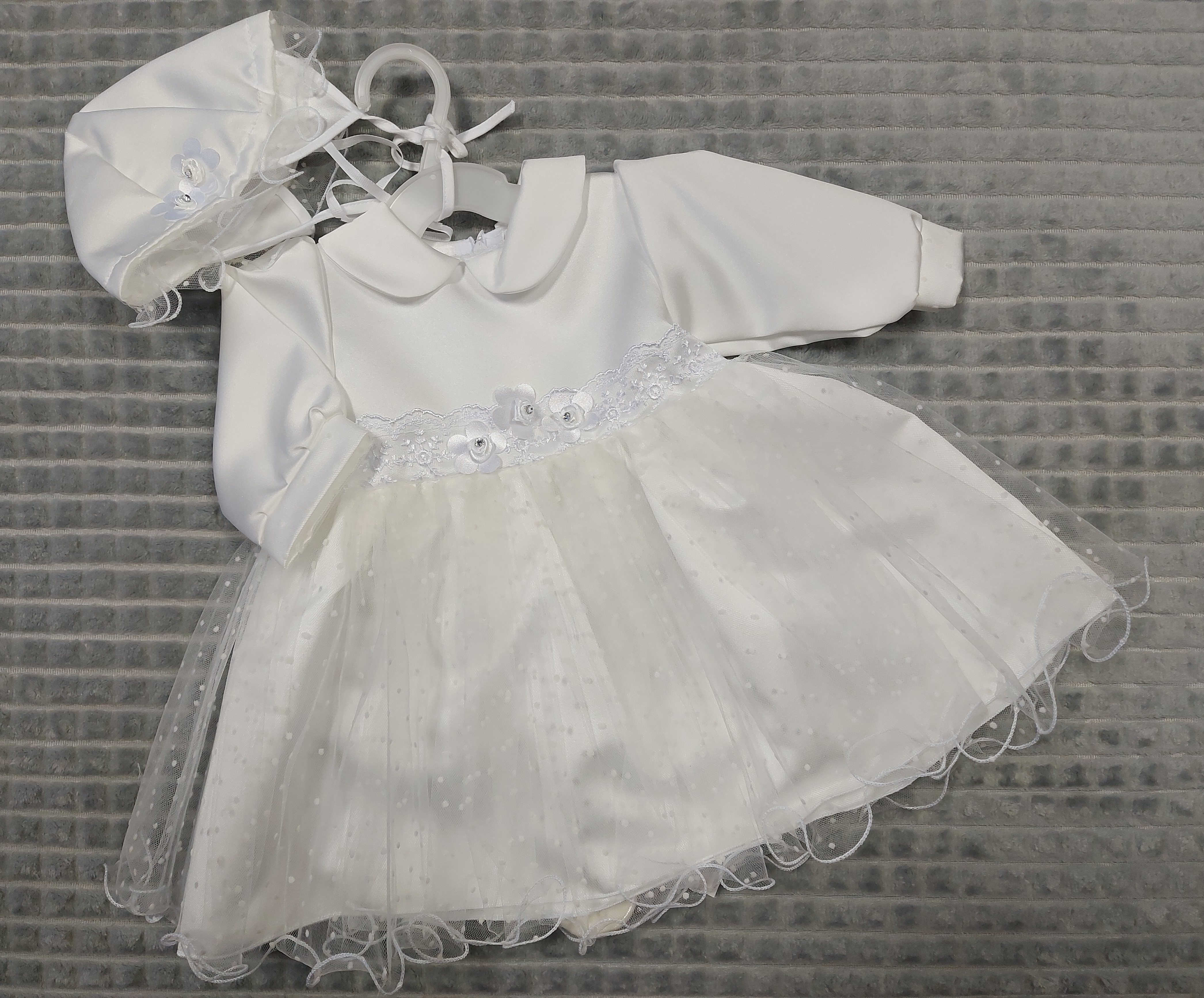 Biele šaty + klobúčik veľ.62