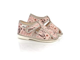 Detské papučky Manik uzavreté 2S - noty dievča veľ. 20, 21, 23, 24